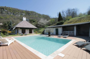 Rare villa in the heart of Little Savoyard Venice